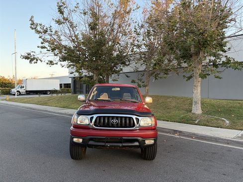 Used 2002 Toyota Tacoma PreRunner RWD image 3