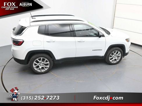 Used 2023 Jeep Compass Latitude AWD/4WD image 34