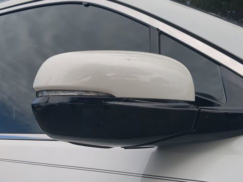 Used 2021 Honda Pilot Touring image 10