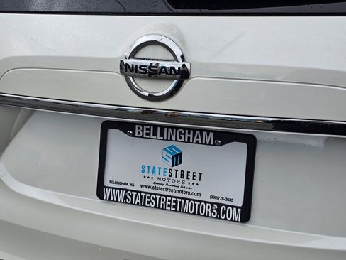 Used 2018 Nissan Rogue SV AWD/4WD image 13