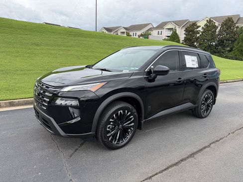 New 2026 Nissan Rogue Dark Armor FWD image 2
