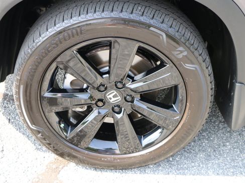 Used 2025 Honda Pilot Black Edition image 14