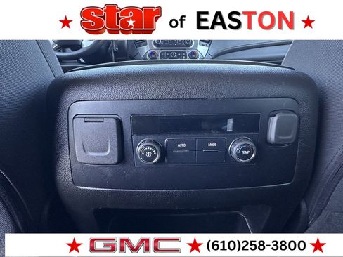 Used 2018 GMC Yukon XL SLE w/ SLE Value Package image 19