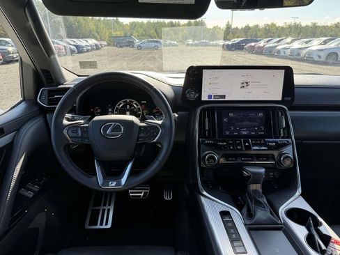 Used 2024 Lexus LX 600 F Sport image 8