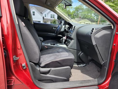 Used 2015 Nissan Rogue S w/ Convenience Package AWD/4WD image 6