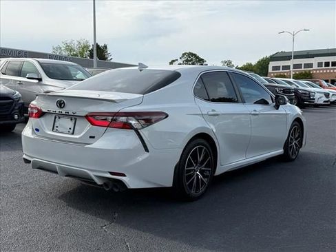 Used 2023 Toyota Camry SE FWD image 4
