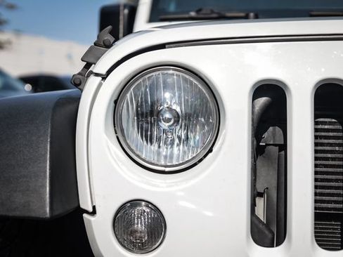 Used 2015 Jeep Wrangler Sport w/ Quick Order Package 24S AWD/4WD image 9