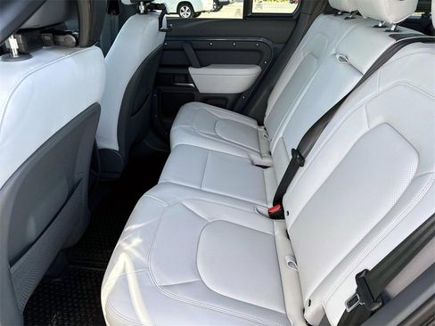 New 2026 Land Rover Defender 110 X-Dynamic SE image 13