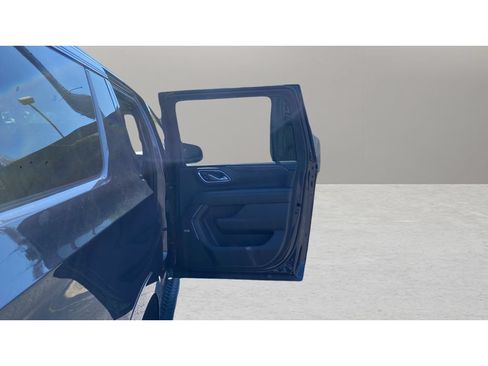 Used 2022 Chevrolet Suburban Z71 w/ Luxury Package AWD/4WD image 8