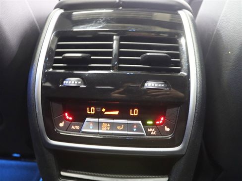 Used 2024 BMW X6 M60i AWD/4WD image 28