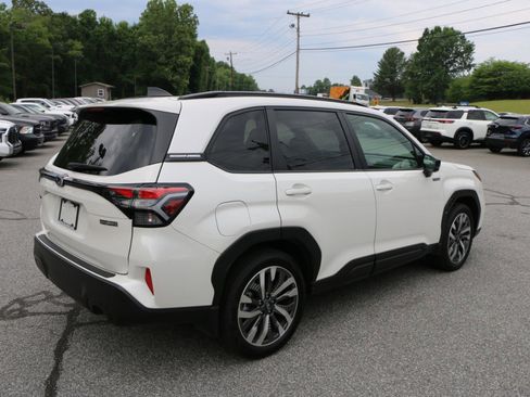 Used 2025 Subaru Forester Touring w/ Touring Package AWD/4WD image 7
