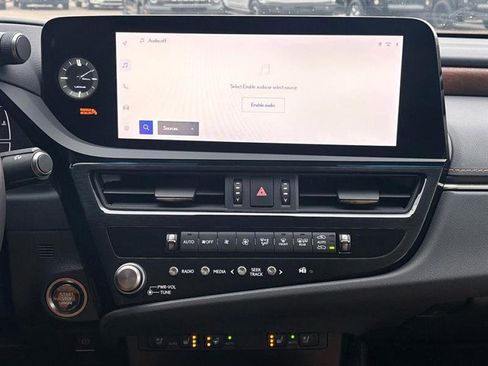 Used 2023 Lexus ES 350 Premium image 34