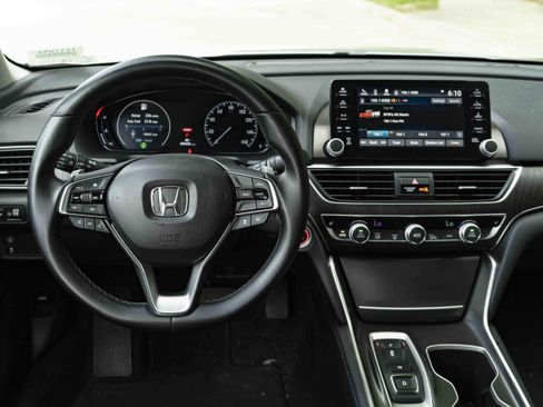 Used 2018 Honda Accord EX-L image 19