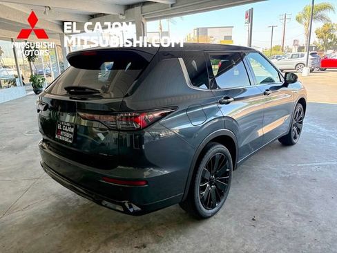 New 2026 Mitsubishi Outlander LE image 4