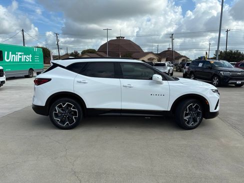 Used 2019 Chevrolet Blazer RS FWD image 2