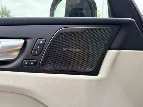 New 2026 Volvo XC60 B5 Ultra w/ Protection Package Premier image 18