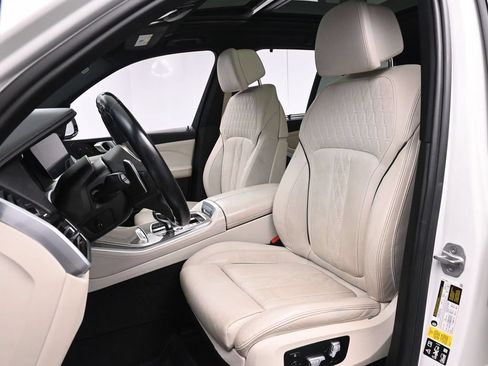 Used 2023 BMW X5 M50i w/ Executive Package AWD/4WD image 11
