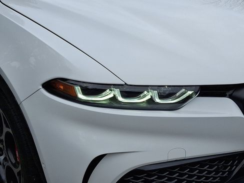 Used 2024 Alfa Romeo Tonale Veloce image 9