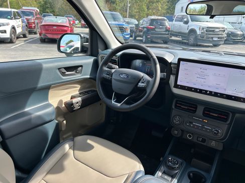 New 2025 Ford Maverick Lariat image 34