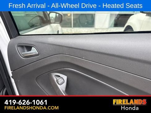 Used 2017 Ford Escape SE w/ SE Cold Weather Package AWD/4WD image 23