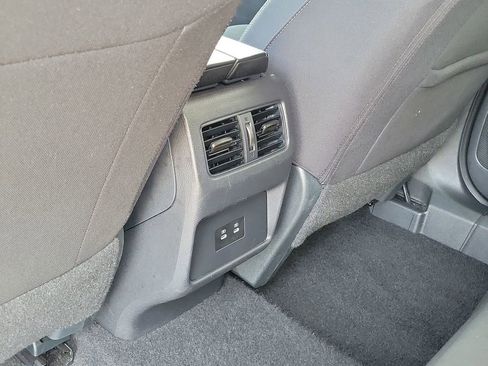 Used 2025 Nissan Rogue SV image 18