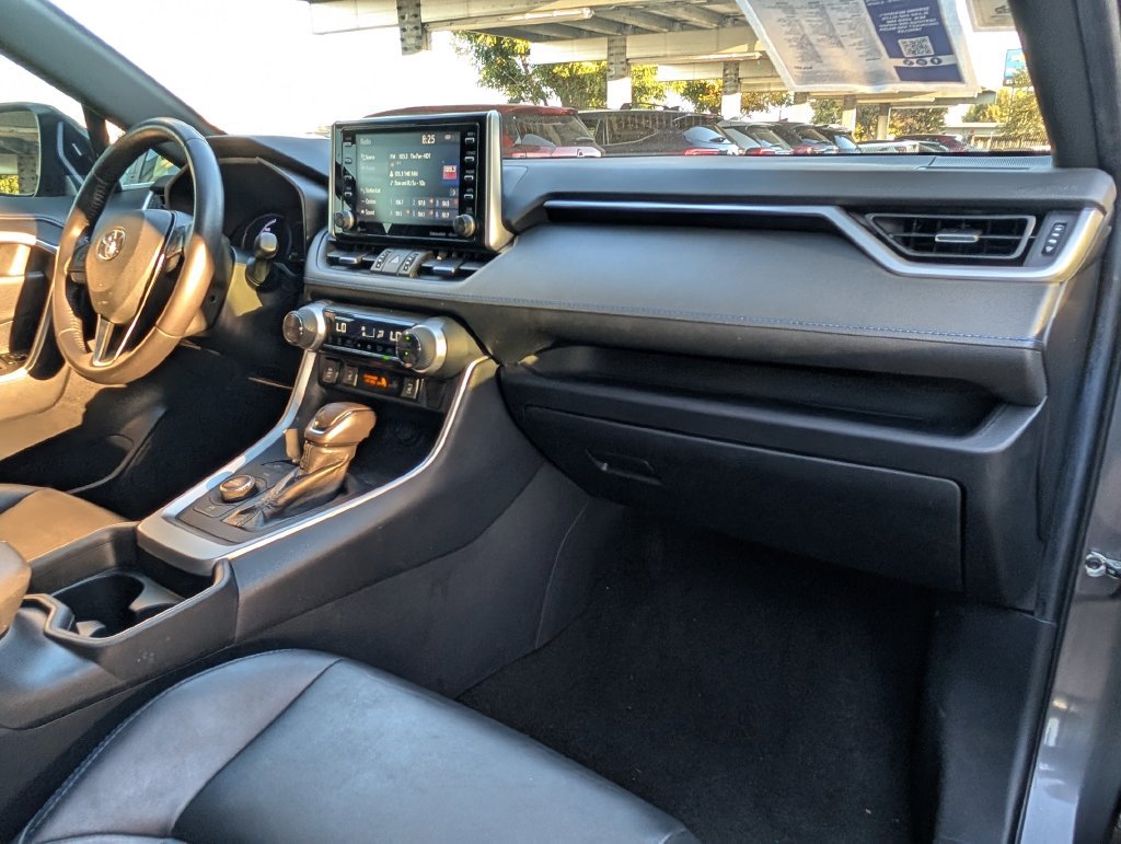 Used 2019 Toyota RAV4 XSE AWD/4WD image 23
