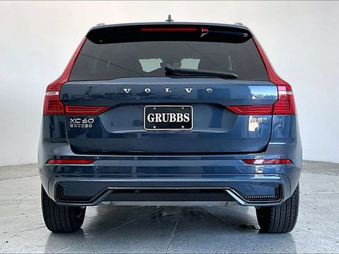 Used 2025 Volvo XC60 B5 Plus w/ Climate Package AWD/4WD image 5