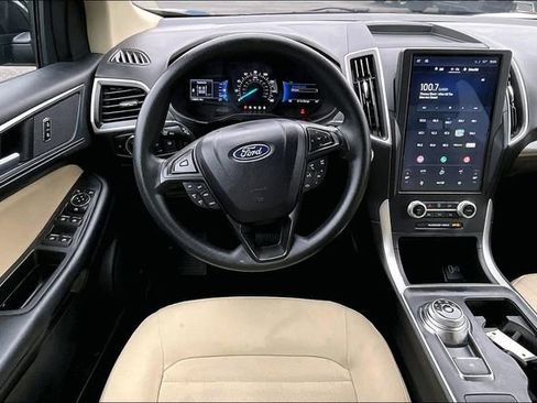 Used 2024 Ford Edge SE w/ Black Appearance Package AWD/4WD image 5