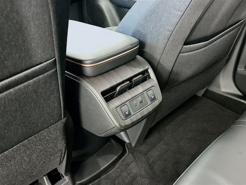 Used 2024 Nissan Ariya AWD image 28