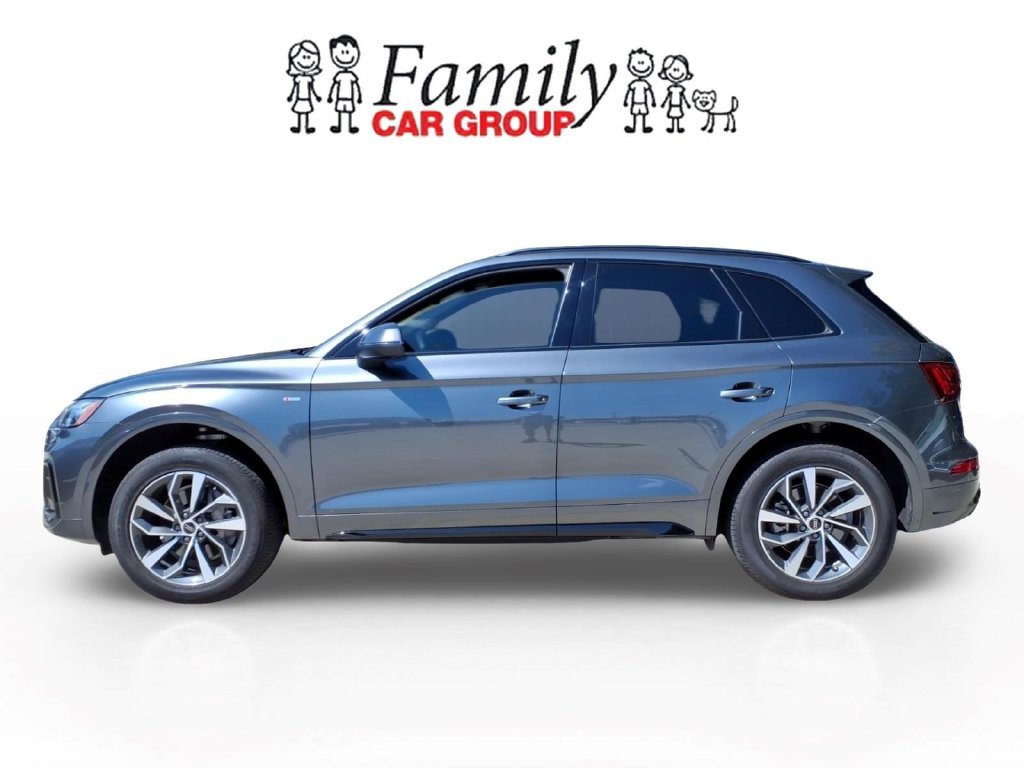 Used 2024 Audi Q5 2.0T Premium w/ Summer of Audi Package AWD/4WD image 2