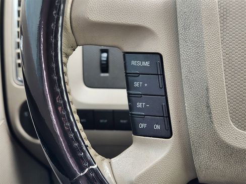 Used 2009 Ford Escape 2WD Hybrid image 25