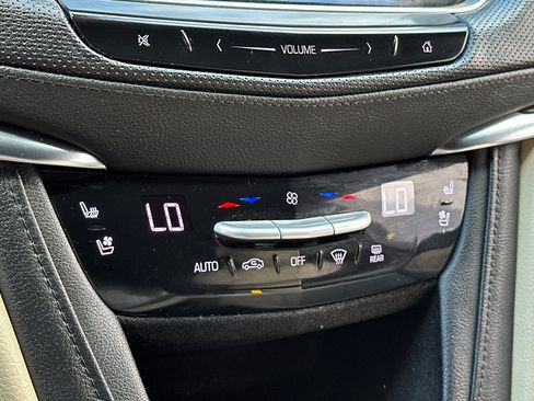 Used 2017 Cadillac XT5 Premium Luxury w/ Driver Assist Package FWD image 18