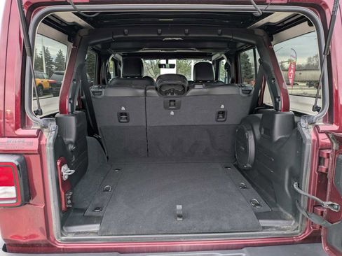 Used 2022 Jeep Wrangler Unlimited Sahara w/ Cold Weather Group image 29