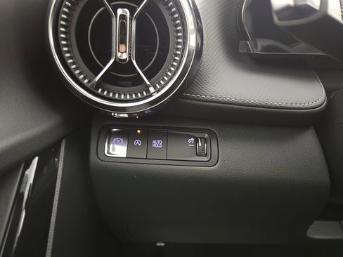 Certified 2025 Chevrolet Equinox LT w/ Convenience Package II image 29