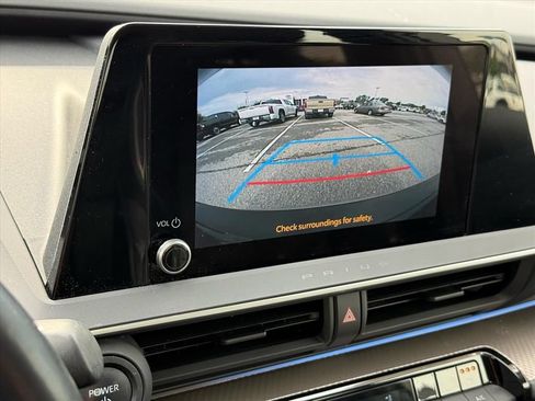 Certified 2024 Toyota Prius XLE FWD image 24