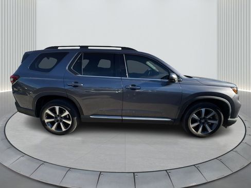 Used 2024 Honda Pilot Elite image 4