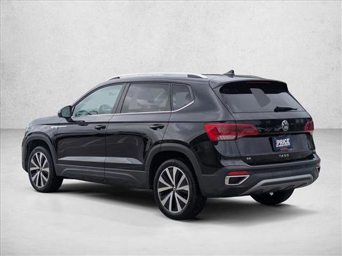 Used 2024 Volkswagen Taos SE image 7