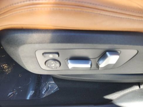 Used 2022 BMW X7 xDrive40i w/ M Sport Package image 27