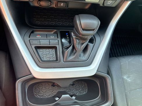 Used 2021 Toyota RAV4 XLE image 26