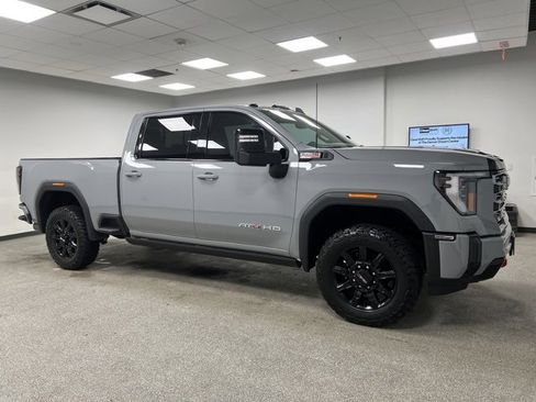 Used 2025 GMC Sierra 3500 AT4 w/ AT4 Premium Plus Package image 14