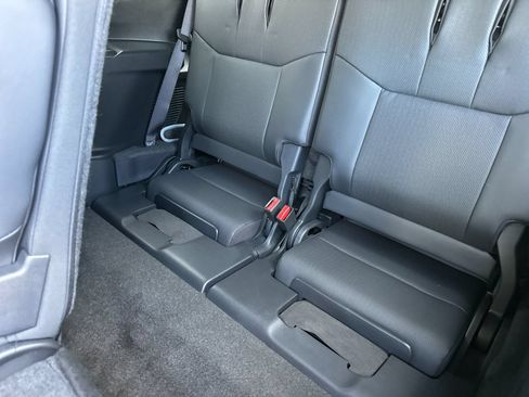 Used 2025 Lexus GX 550 w/ Accessory Package (31) AWD/4WD image 17