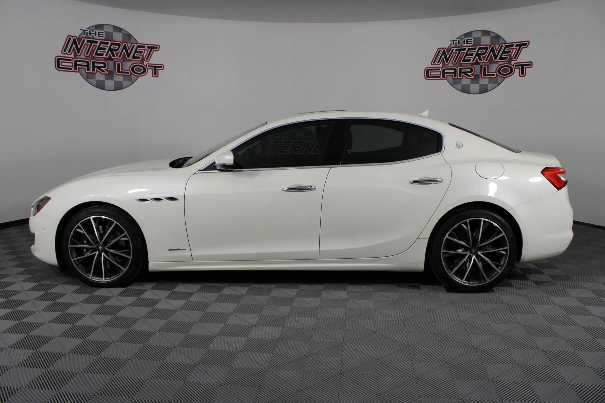 Used 2019 Maserati Ghibli S GranLusso AWD/4WD image 4