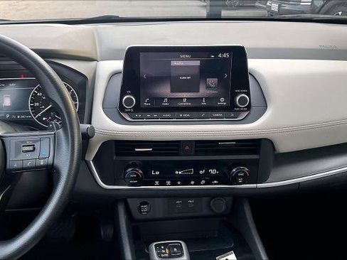 Certified 2024 Nissan Rogue SV image 7