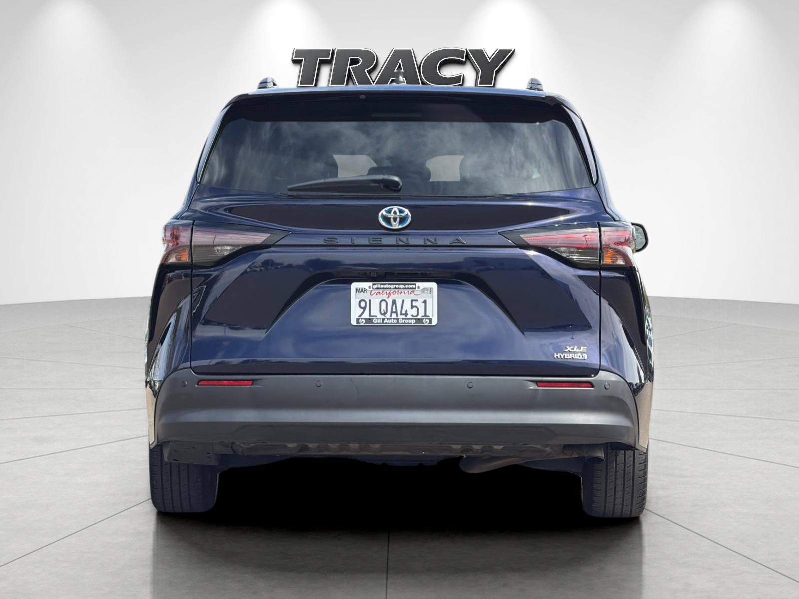 Used 2024 Toyota Sienna XLE FWD image 5