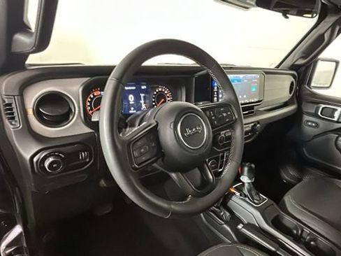 Used 2025 Jeep Wrangler Unlimited Sport AWD/4WD image 13