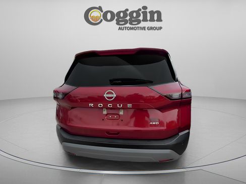 Used 2023 Nissan Rogue S image 9