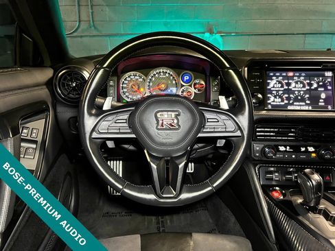 Used 2017 Nissan GT-R Premium image 2