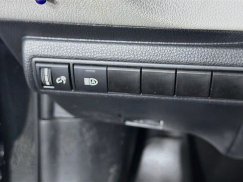 Used 2021 Toyota Corolla L FWD image 17