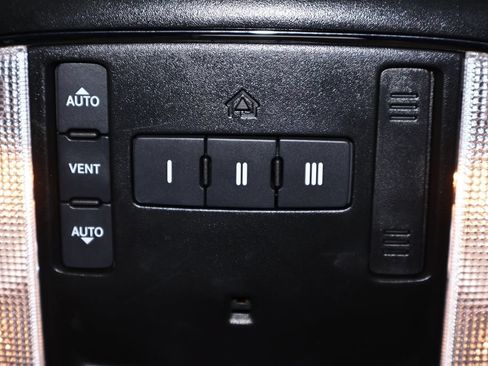 Used 2020 Jeep Grand Cherokee Altitude AWD/4WD image 33
