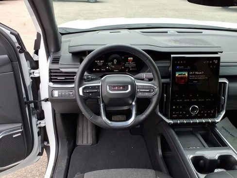 Used 2025 GMC Acadia Elevation AWD/4WD image 14